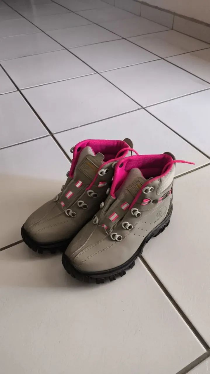Bota nova n° 36.