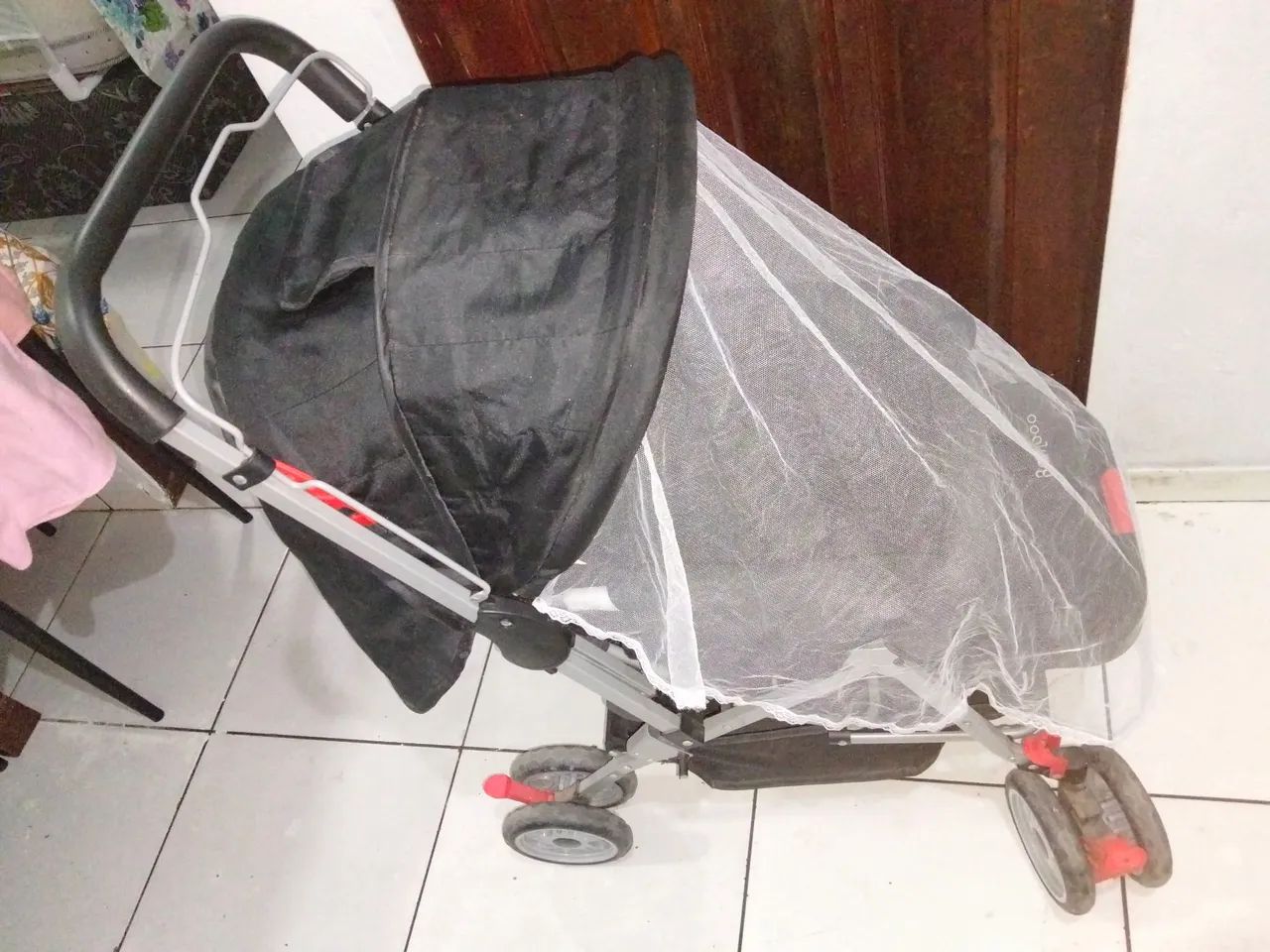 Carrinho de bebê pouco usado 