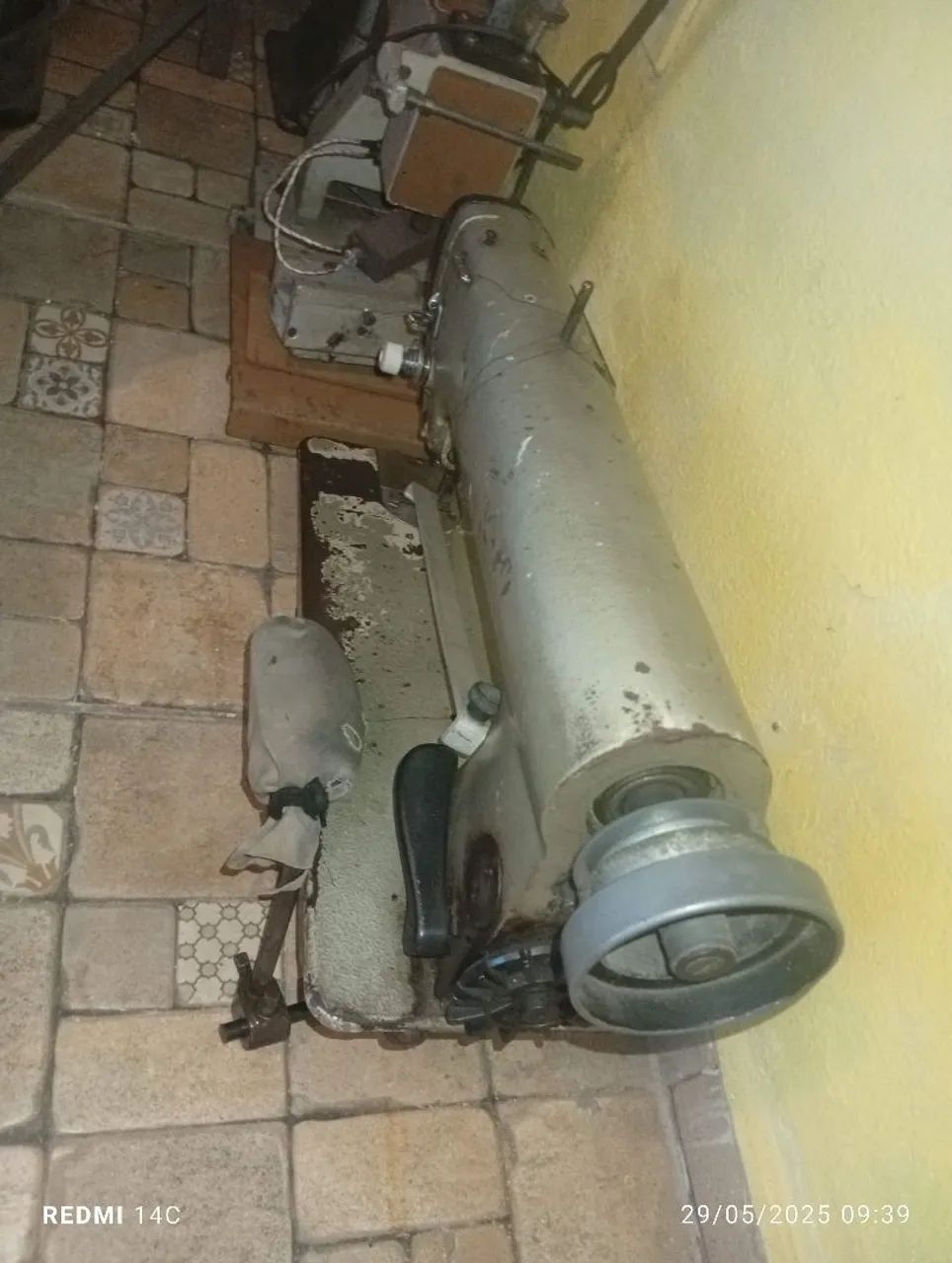 Vendo preço desapego máquina de costura  - Foto 5
