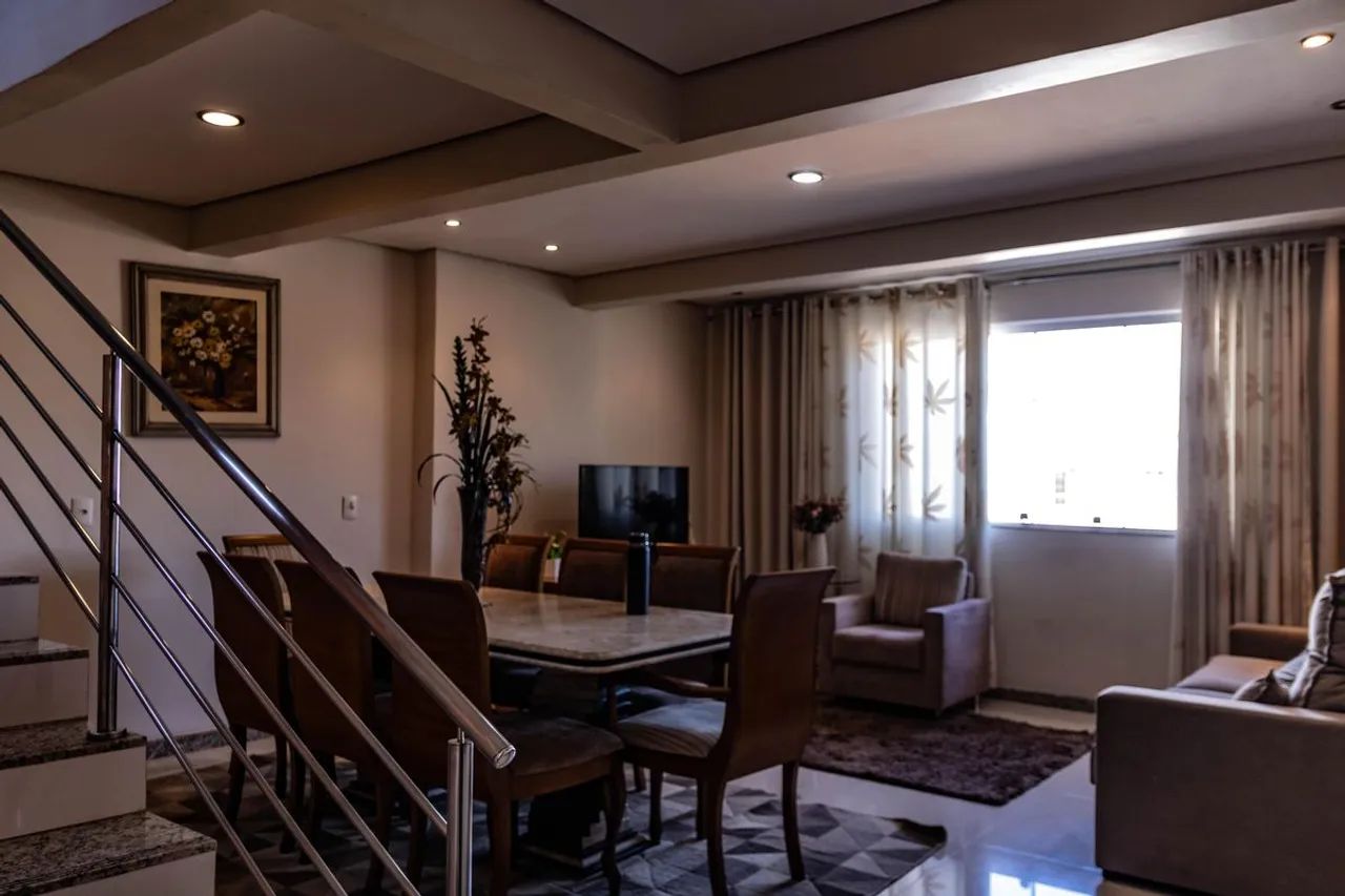 Casa à Venda - Nova Gameleira, 7 Quartos, 320 m2