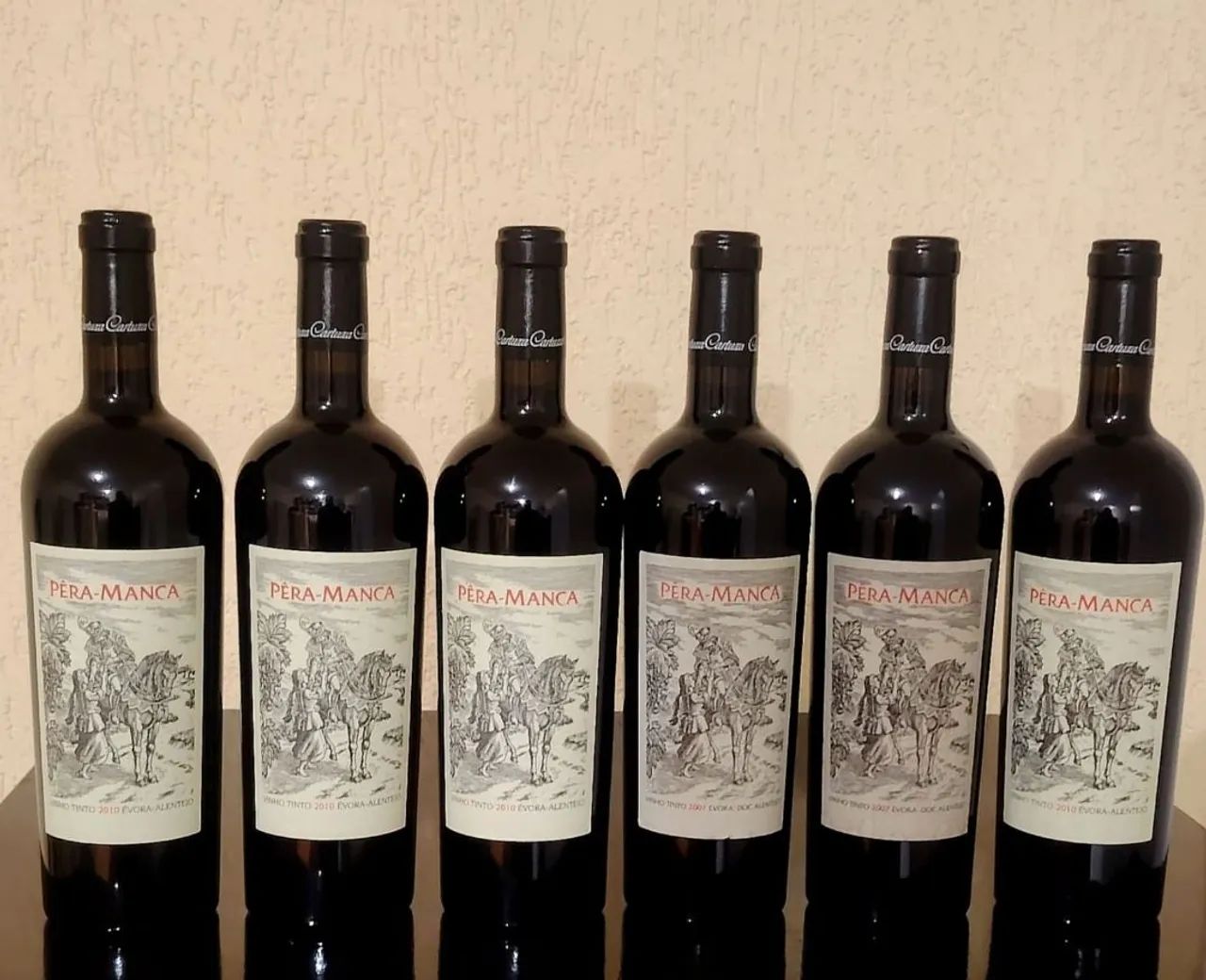 Vendo 06 vinhos pera manca 3,200 cada garrafa 