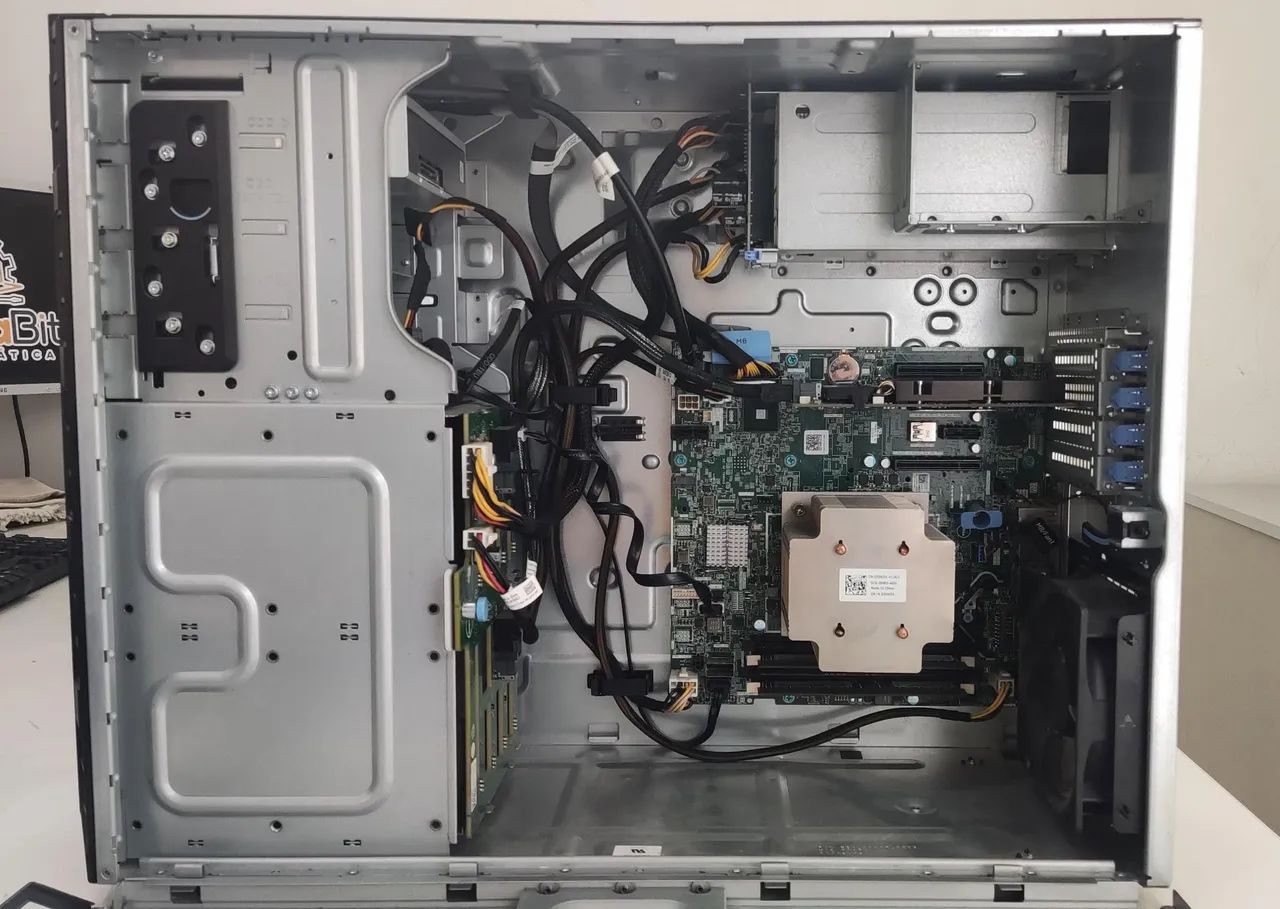 Servidor Dell PowerEdge T330<br>*Configuração:* - Foto 3