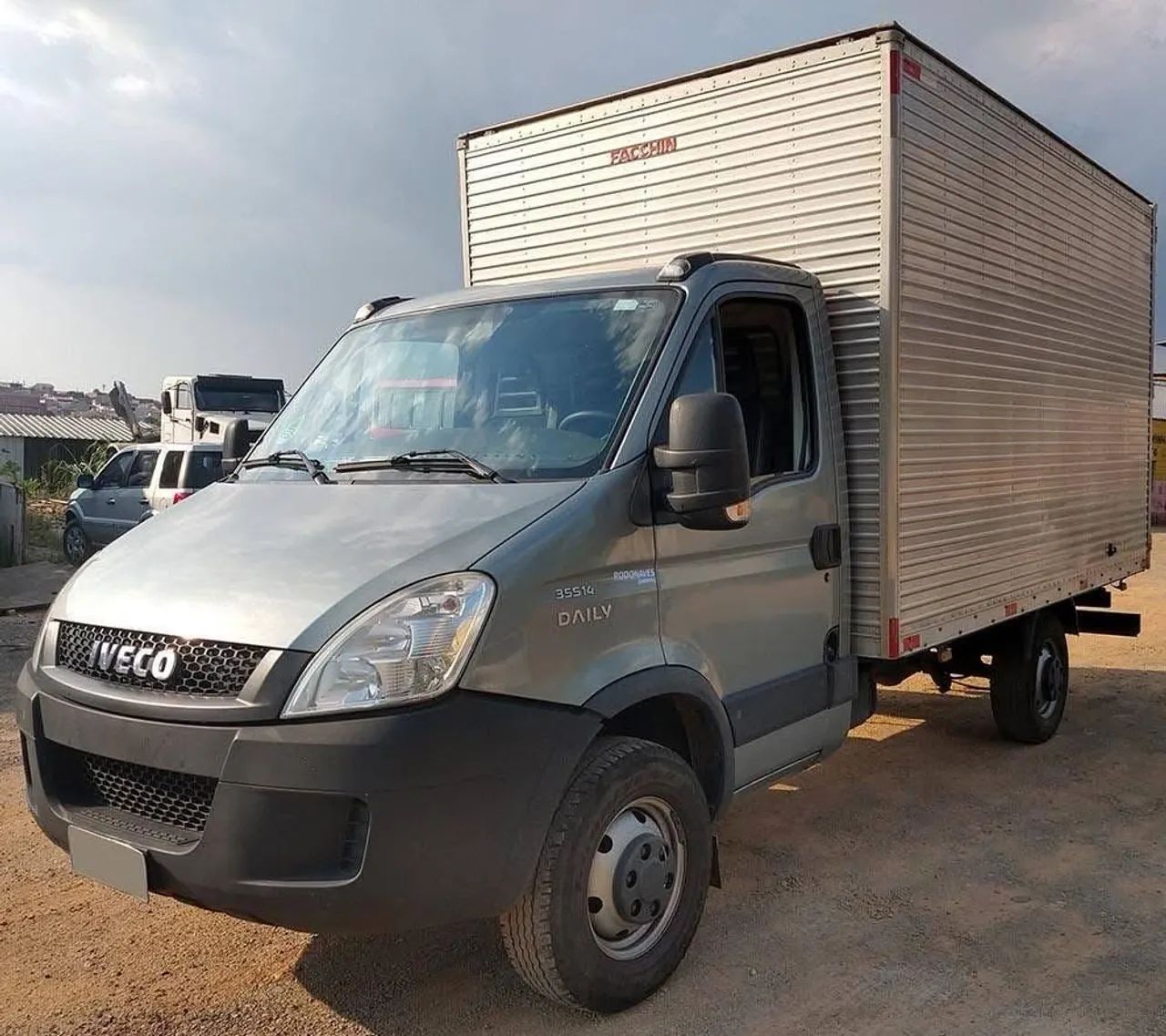 IVECO 35S14 BAÚ 2014 - Foto 2