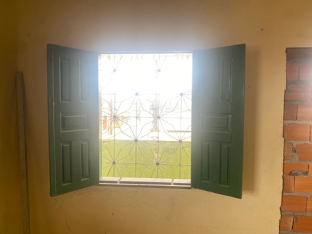 Vendo duas janelas em madeira  - Foto 2