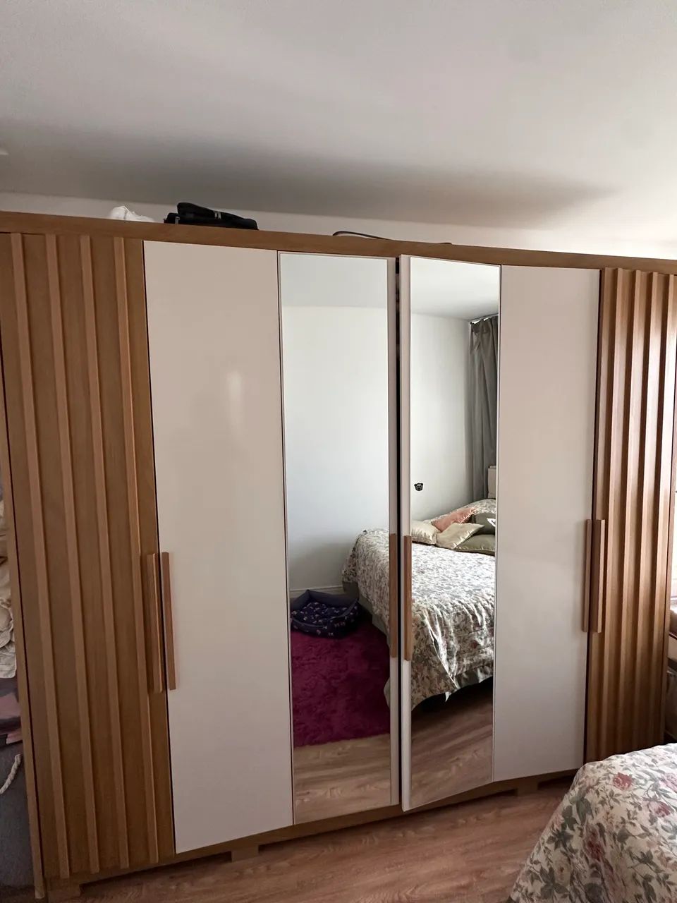 Guarda roupa casal com espelho 