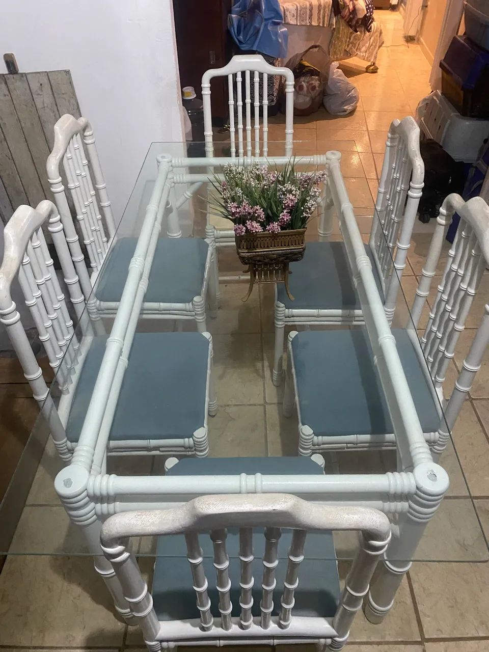 Mesa de jantar com cadeiras - 6 lugares 