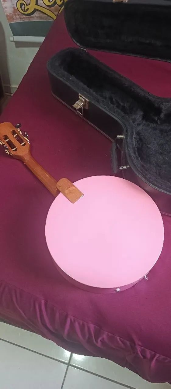 Vende-se banjo Rozini com case - Foto 3