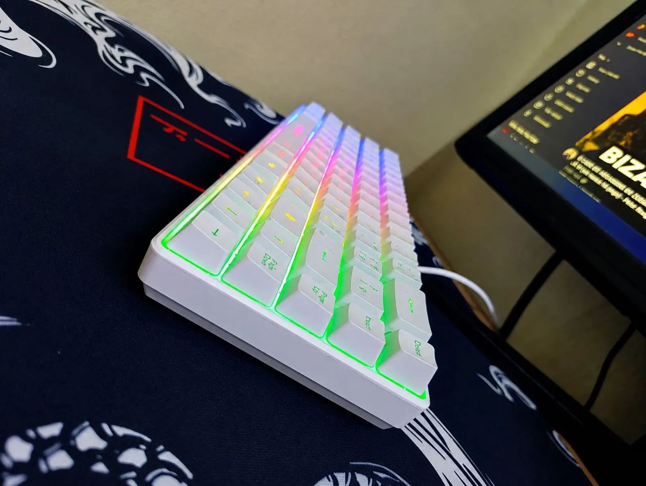 Teclado Gamer 65% GOOJODOQ Semi Mecânico - Branco