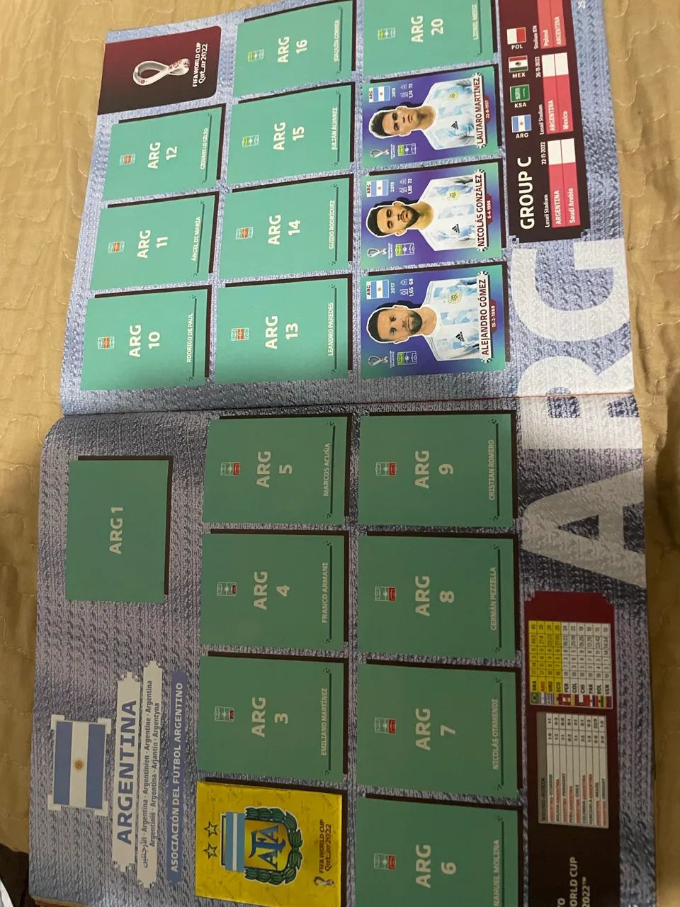 Álbum da copa do mundo 2022 incompleto  - Foto 3