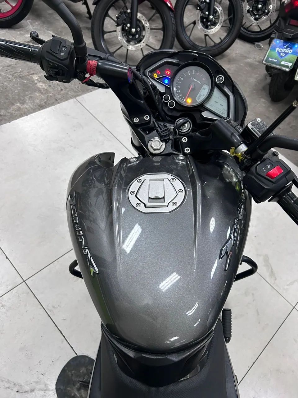 BAJAJ DOMINAR 160 - Foto 5