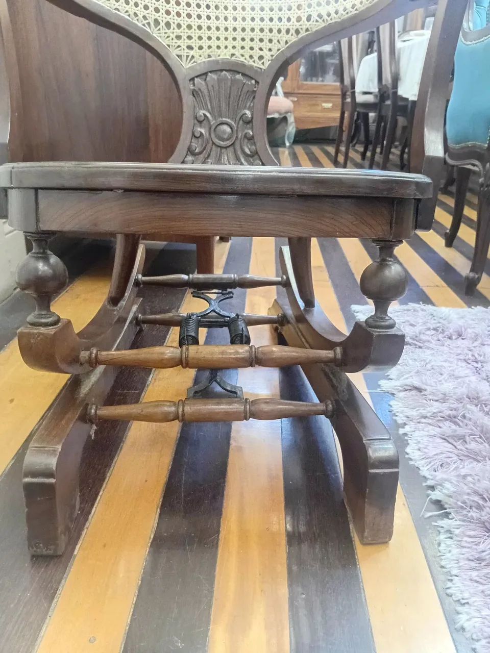 Cadeira de balanço antiga - Foto 5