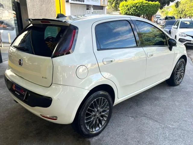 Fiat Punto Essence Dualogic 1.6 Flex 16V 5P 2014 - Foto 6