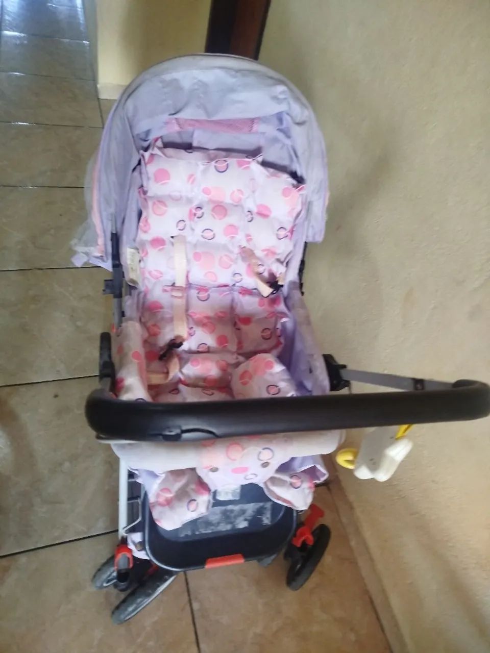 carrinho de bebê com véu 
