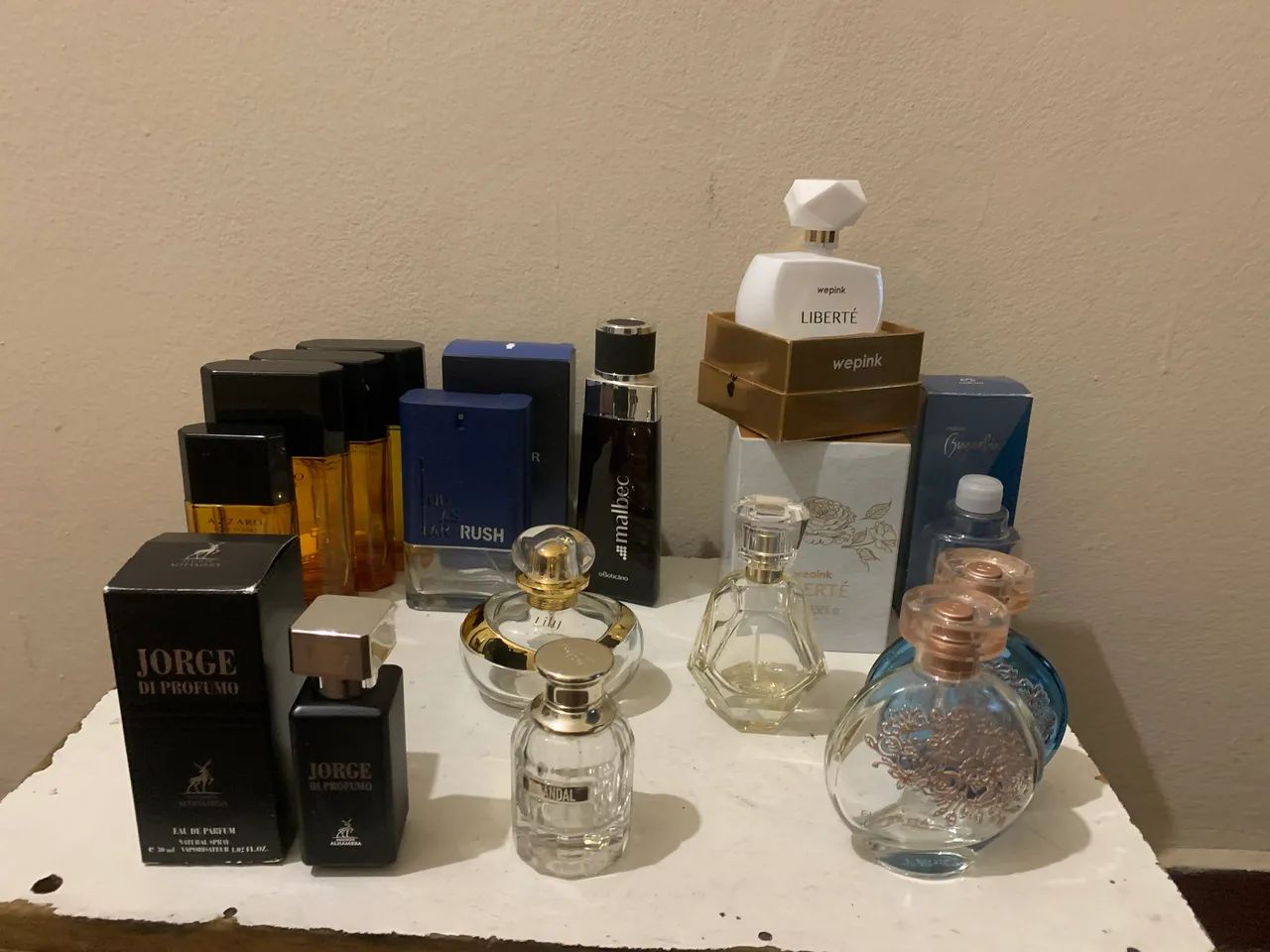 caixa de vidro de perfume vazio 3