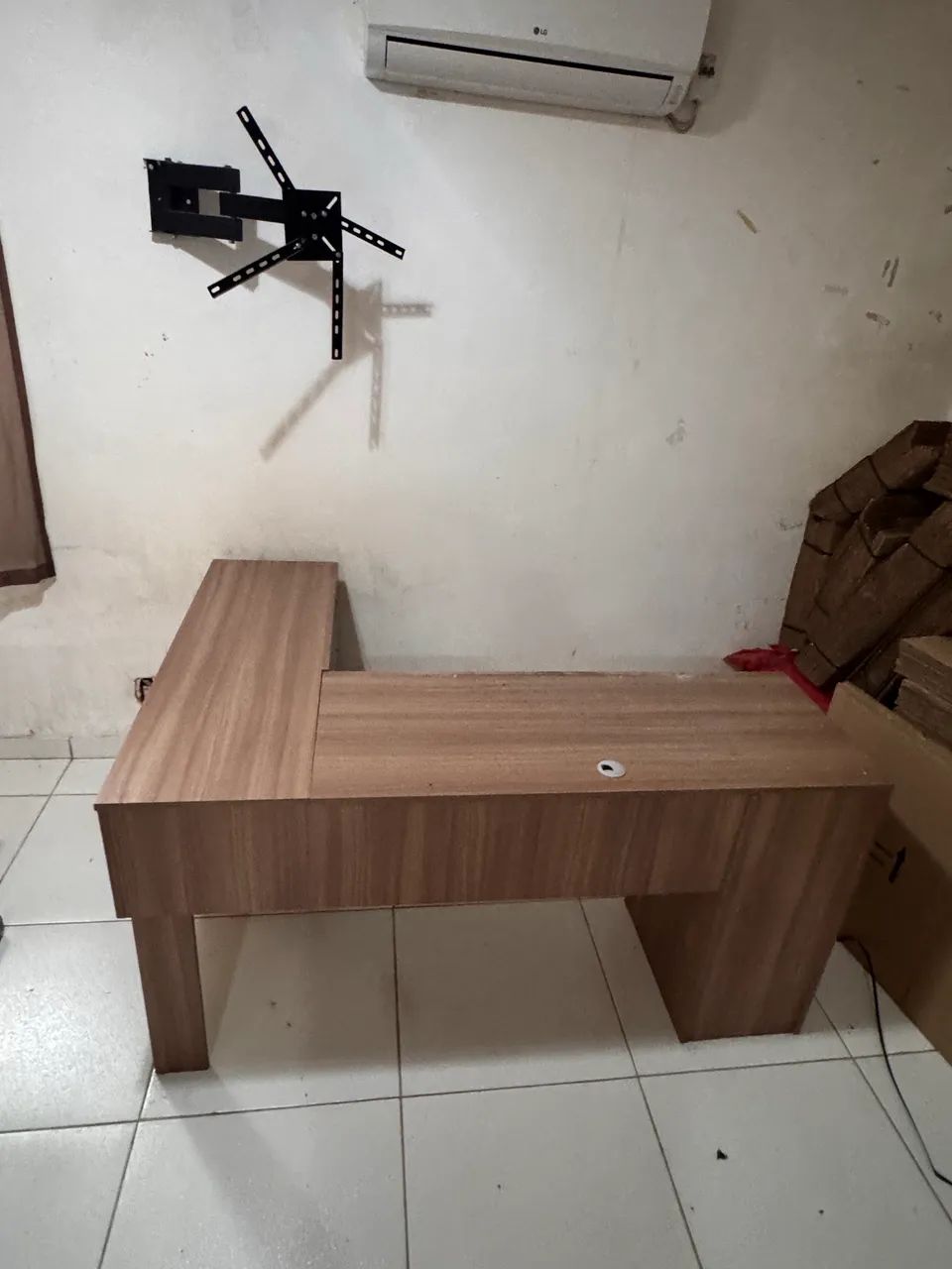 Mesa de escritório em L