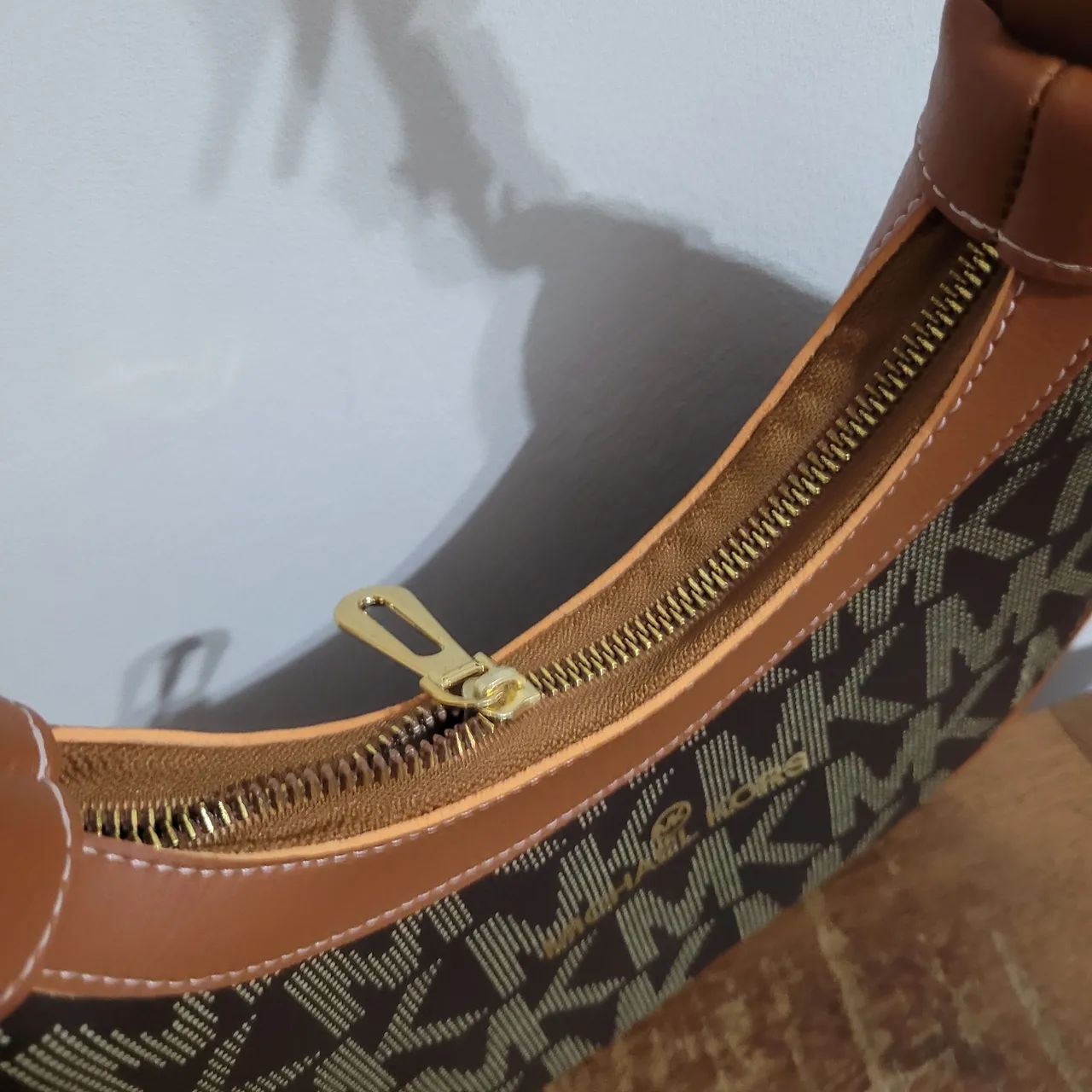 Bolsa mk baguete nova marrom  - Foto 3