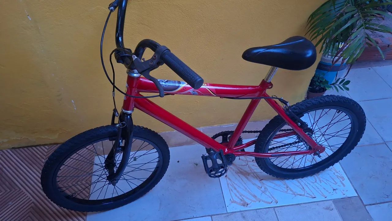 Bicicleta estado de nova