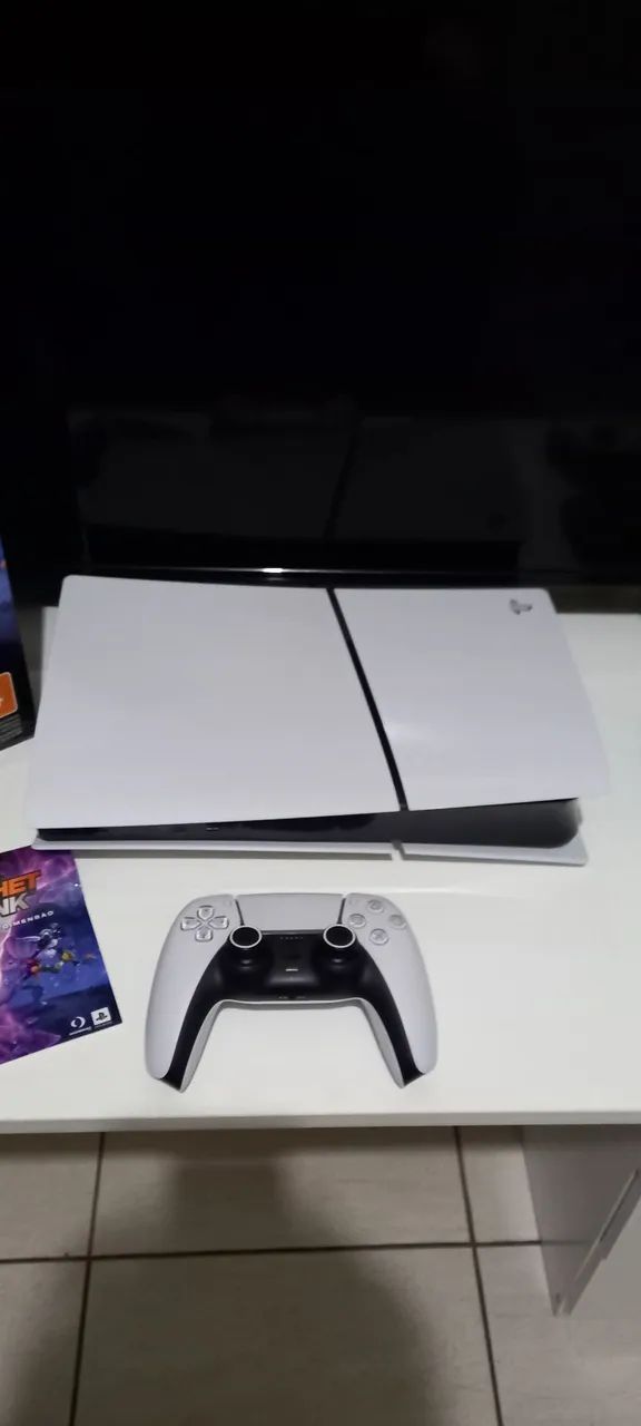 Ps5 slim com uma manete 1 tb - Foto 2