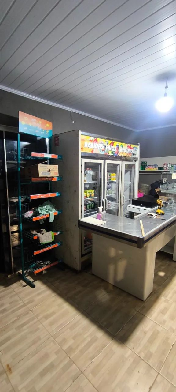 Freezer,caixa, balcão e baleiro 