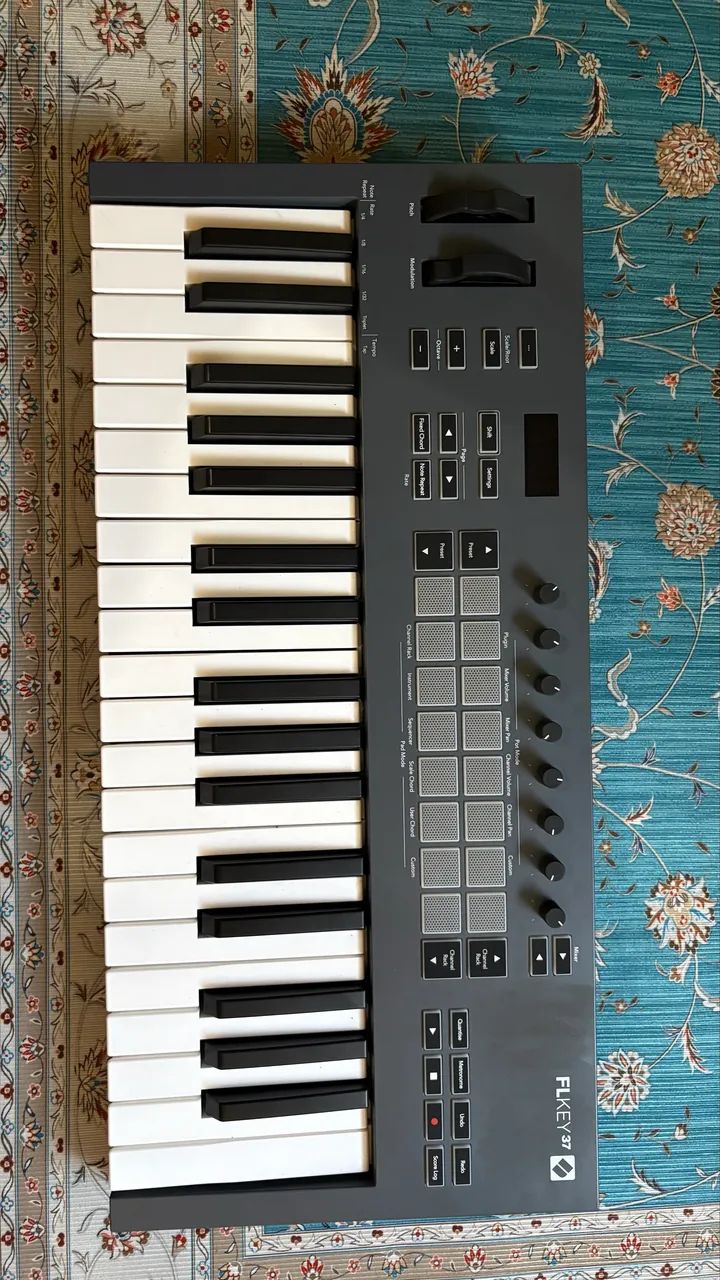 Teclado Controlador Novation Flkey37 - Foto 2