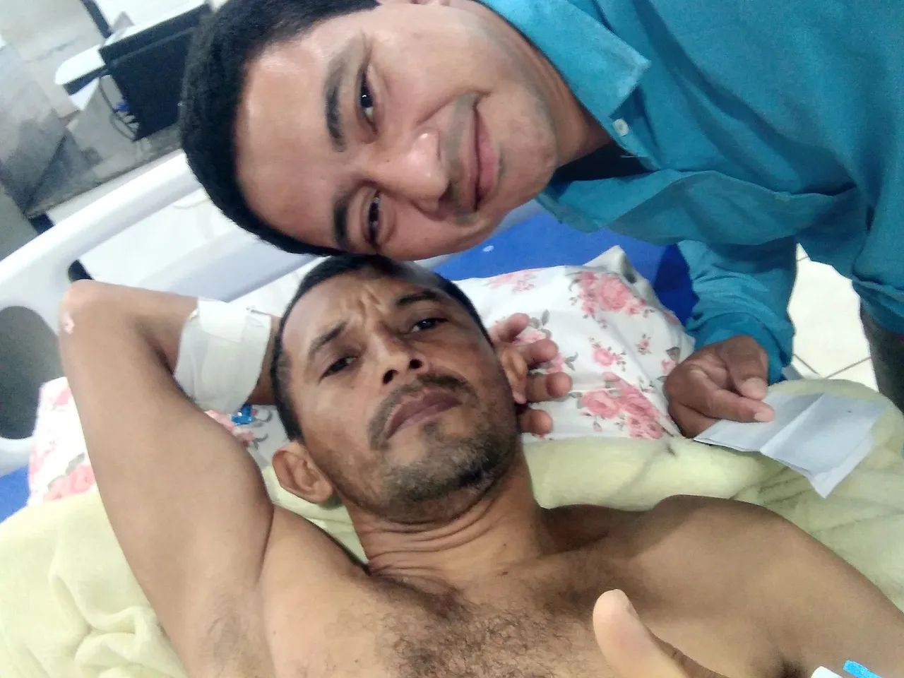 Cuidador de pessoas e idosas com deficiência e acompanhante - Foto 2