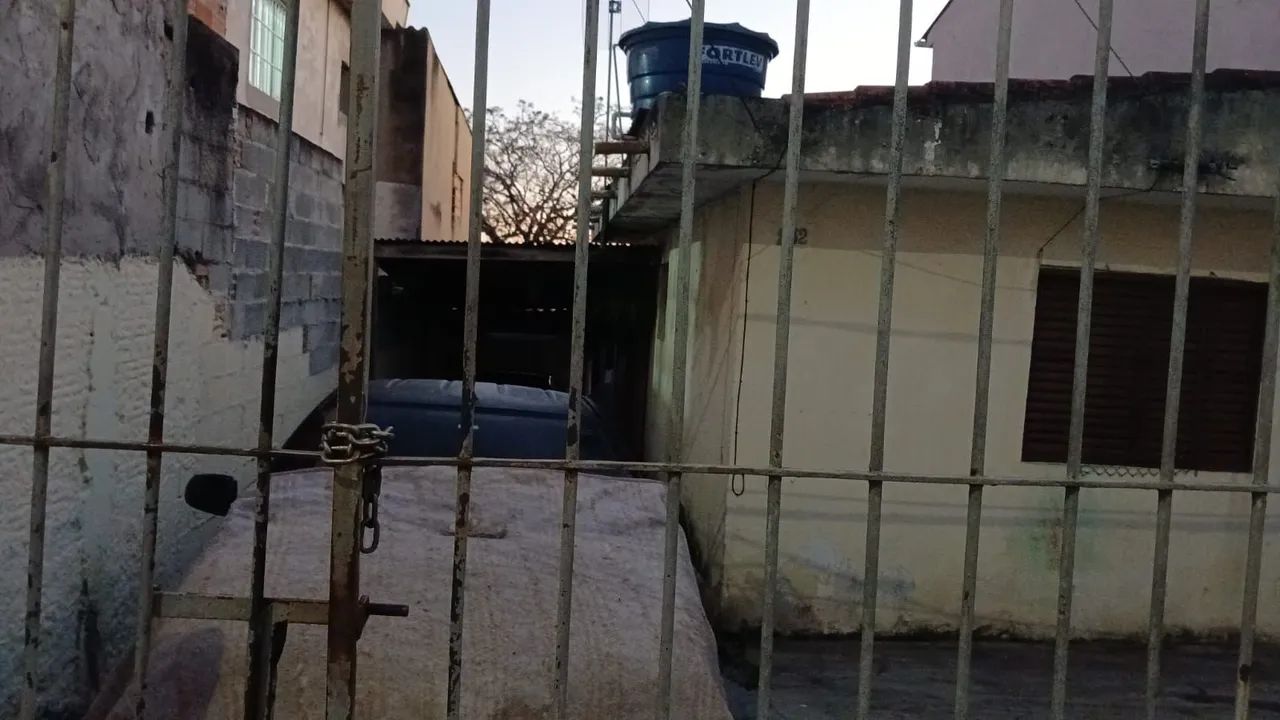 Terreno com casa antiga - Foto 2
