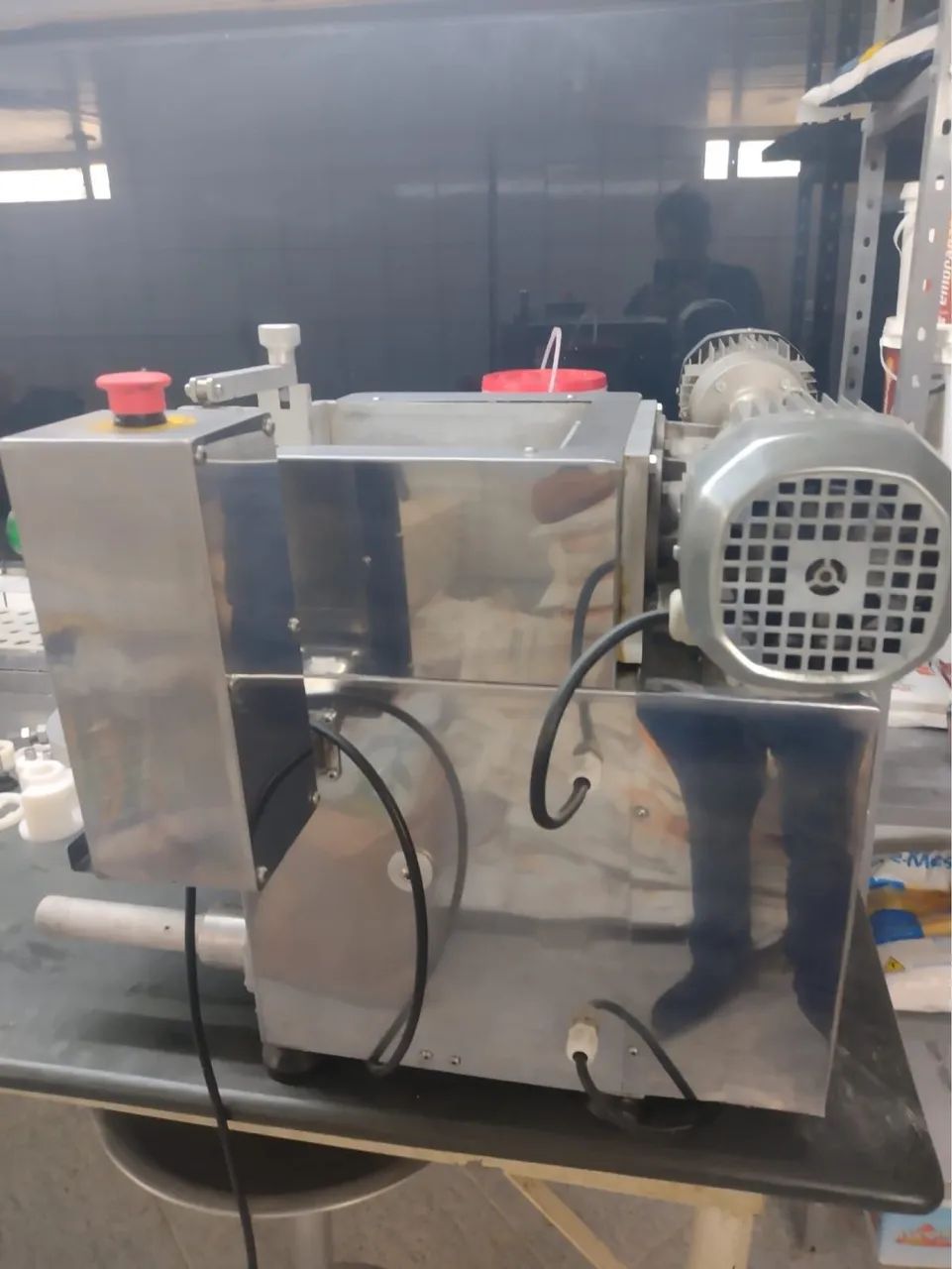 Máquina de fazer salgados semi nova - Foto 5