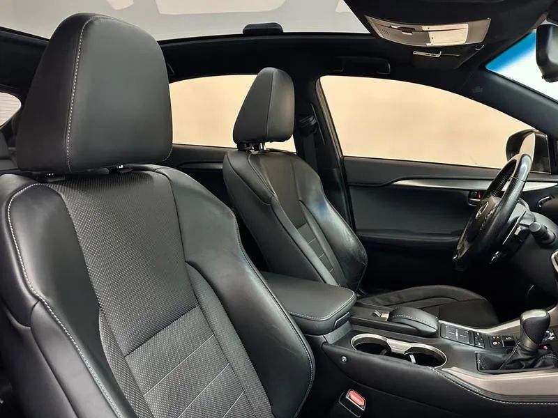 Lexus NX-200t F-sport 2.0 16V 238cv Aut., foto 17 de 17