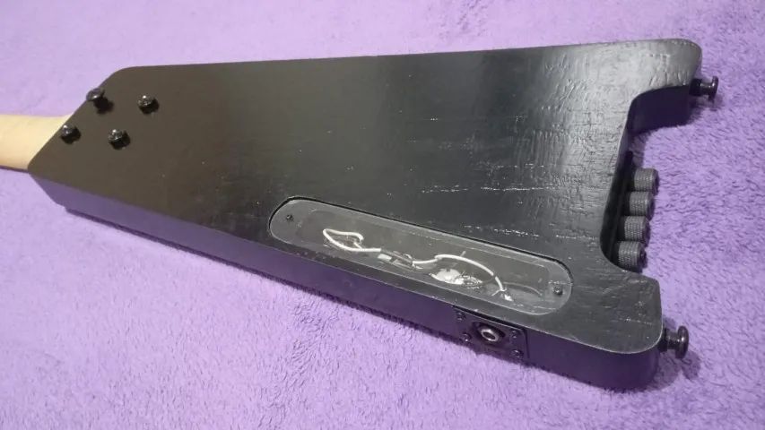 Baixo modelo Headless - Foto 3