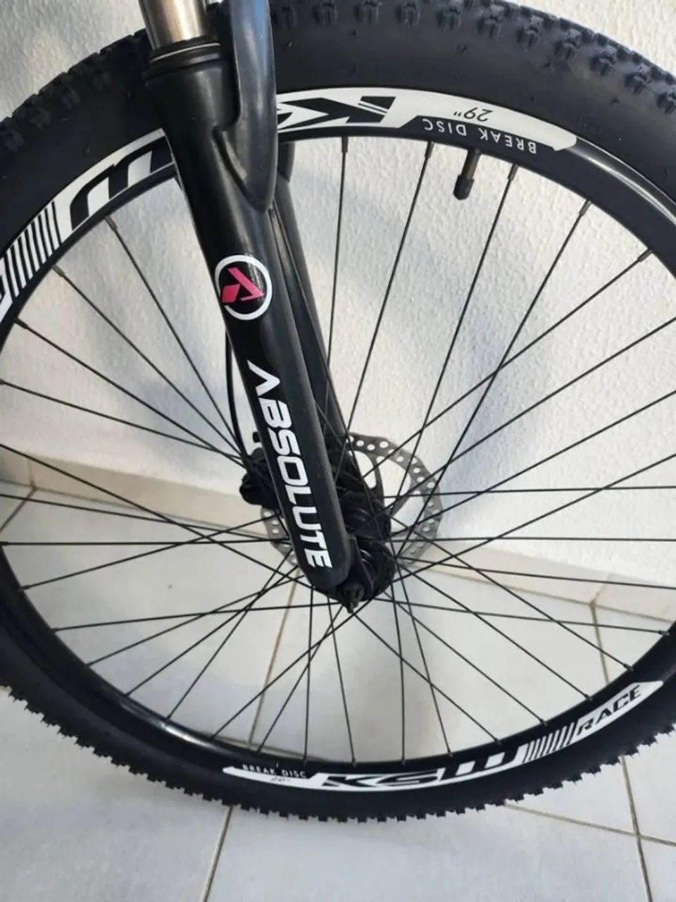 Bicicleta aro 29 cambio Shimano com freio a disco - Foto 4