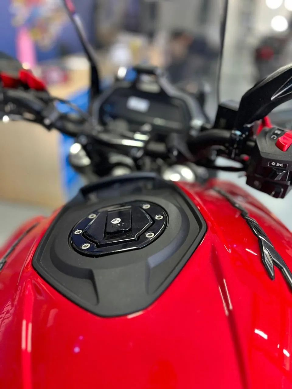 Bajaj dominar 400 - Foto 5