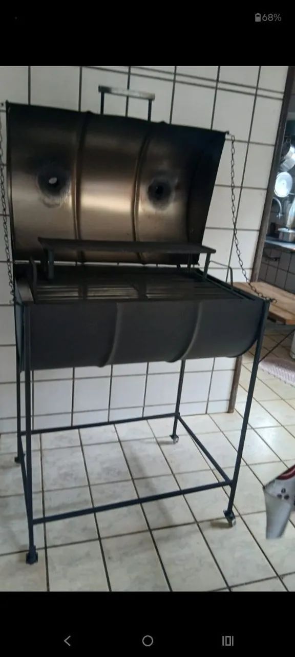 Churrasqueira ideal para que trabalhar com churrasquinho ou  fazer churrasco