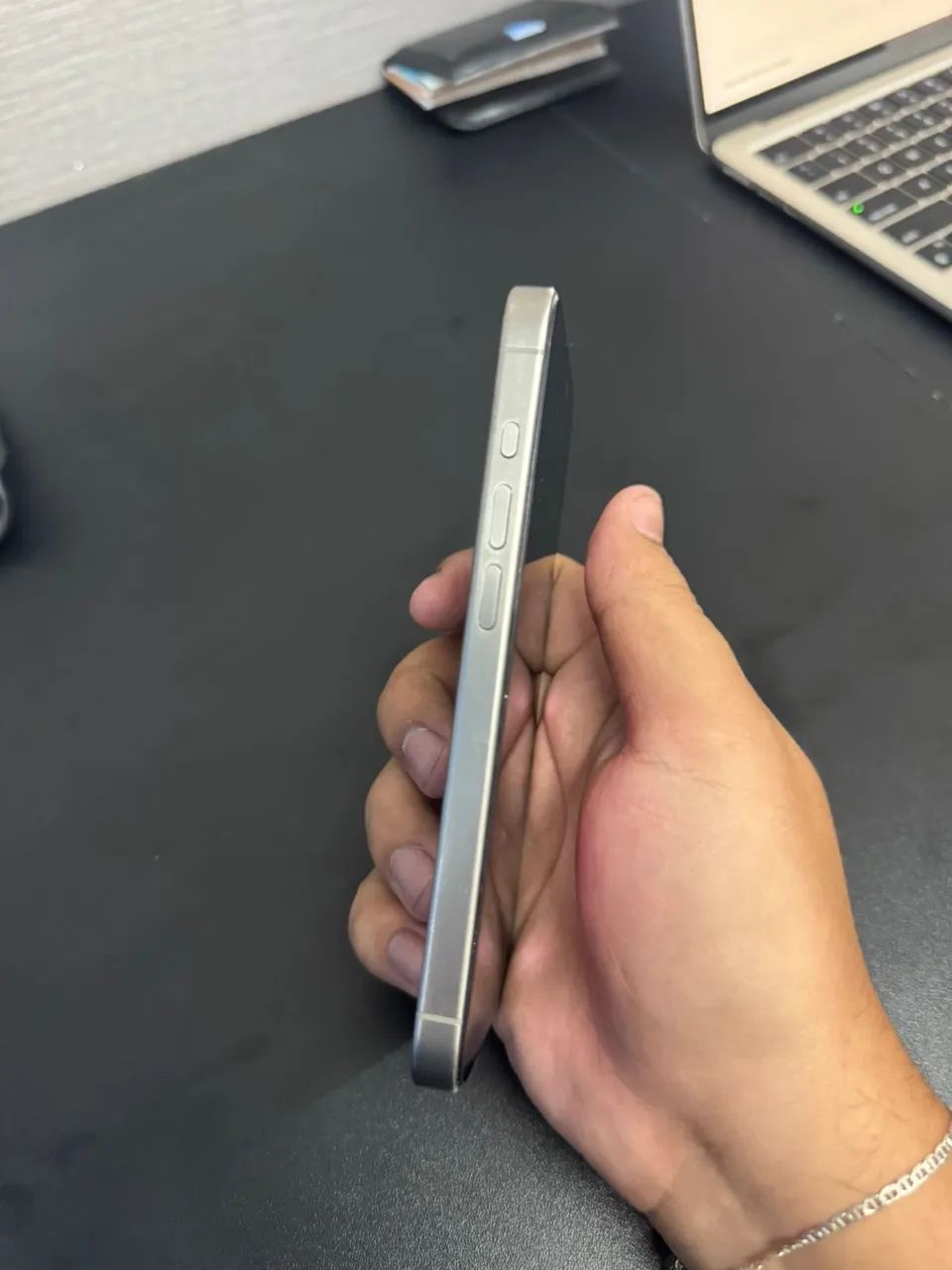 IPHONE 15 pro  - Foto 2