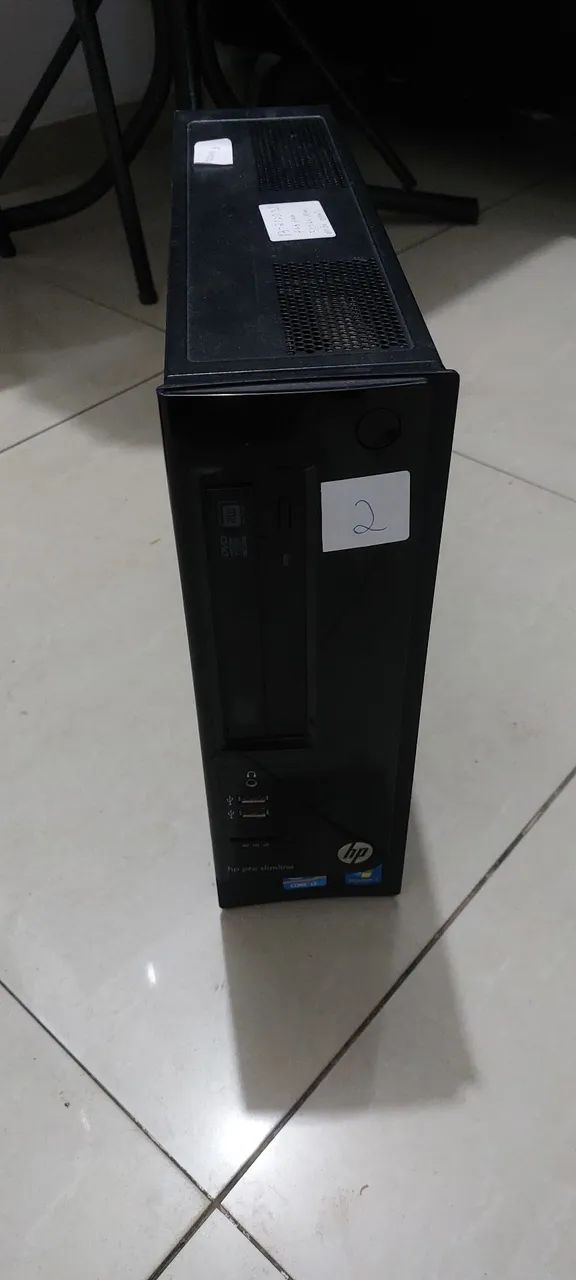 Computador HP i3/ 4GB RAM/ 500GB Memória/ leitor de CD/ acompanha teclado e mouse