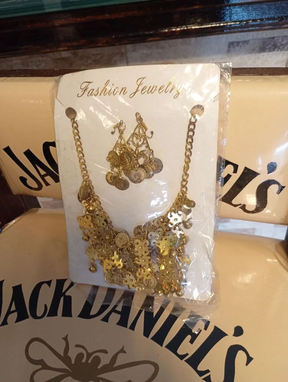 Conjunto dourado  de colar e brinco indiano ( NOVO) - Foto 4