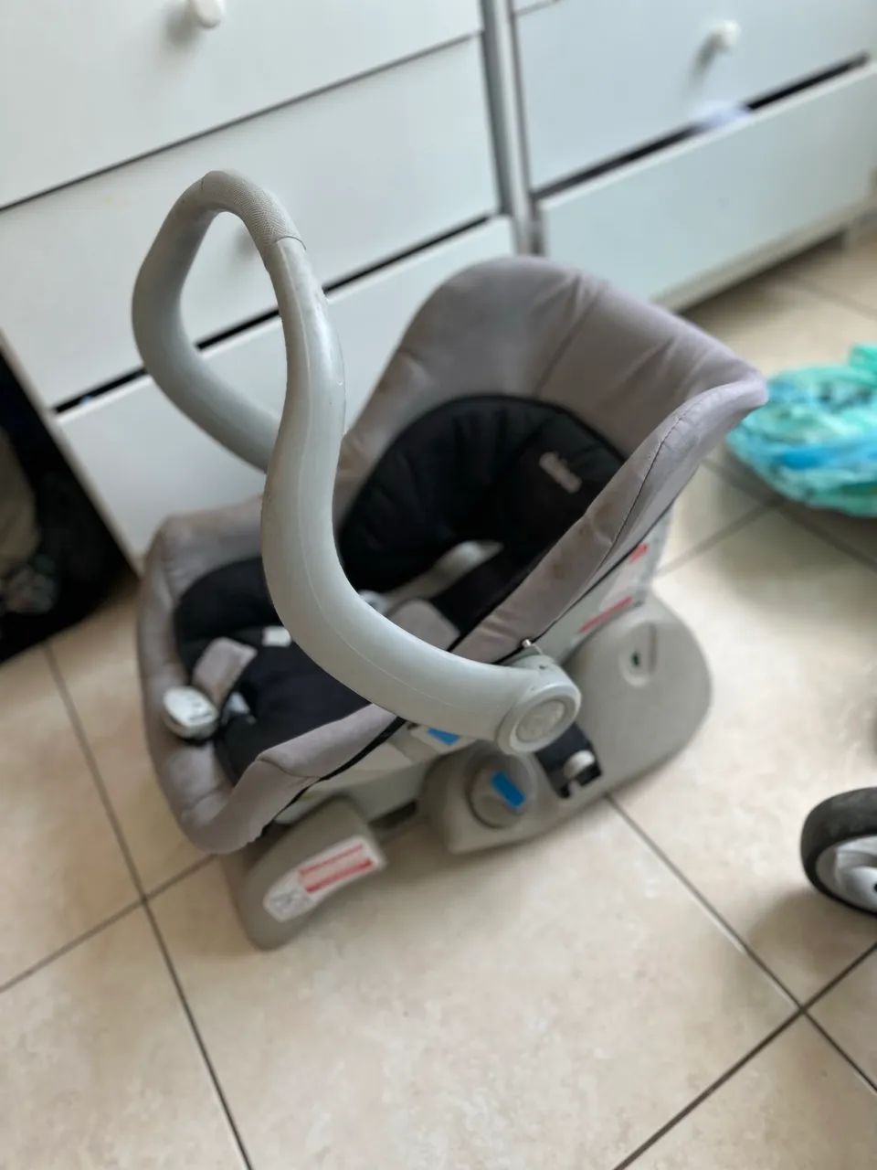 Carrinho de bebê e bebê conforto  - Foto 2
