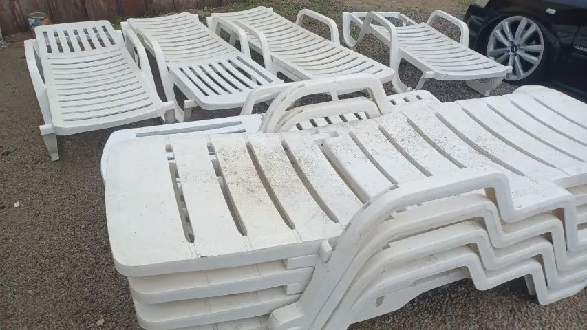 Espreguiçadeiras brancas em ótimo estado, valor unitário. - Foto 3