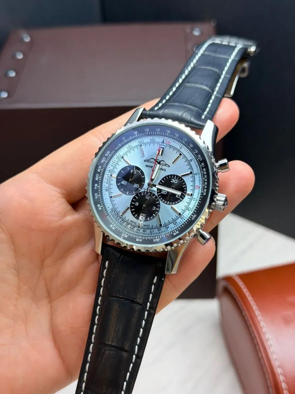 Relógio Estilo Breitling Navitimer B01 Chronograph. <br> - Foto 2