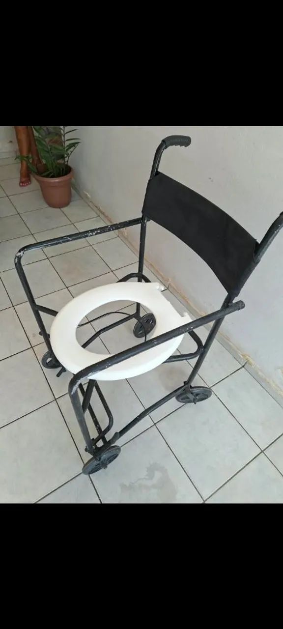 Vendo cadeira de banho.  - Foto 2