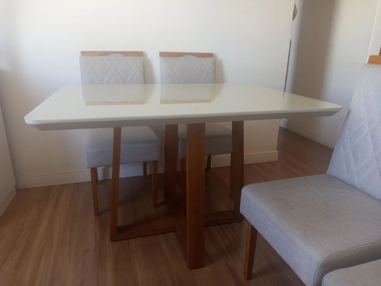 Vendo conjunto de mesa com 4 cadeiras!! - Foto 3