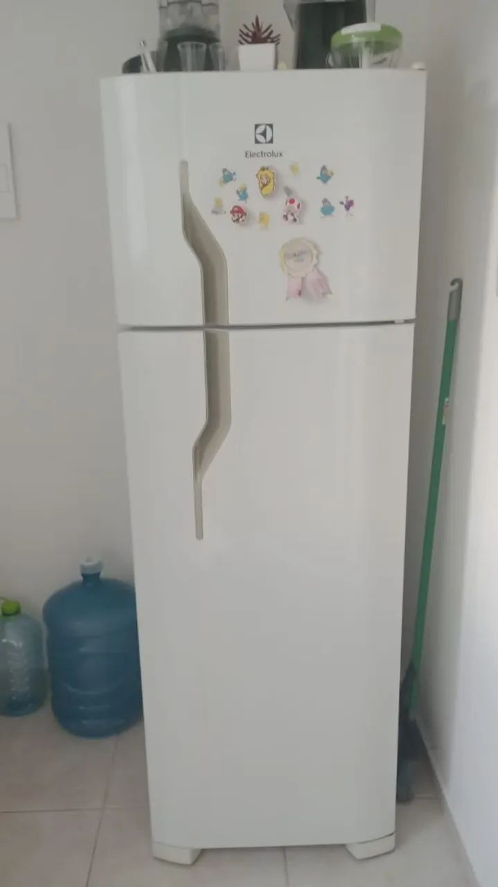 Vendo Geladeira Electrolux