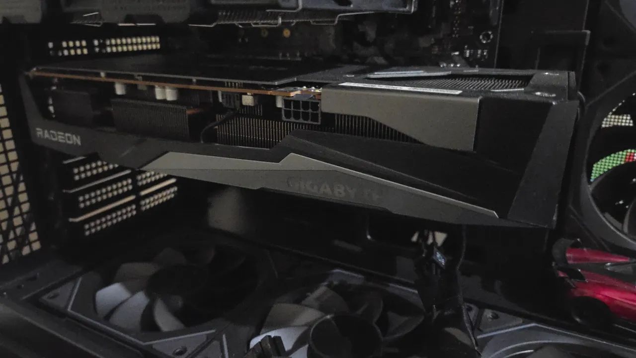 RX 7600 GIGABYTE 