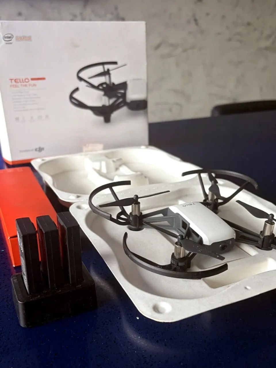 Drone DJI Tello Boost Combo - 3 baterias, hub e caixa - seminovo - Foto 2