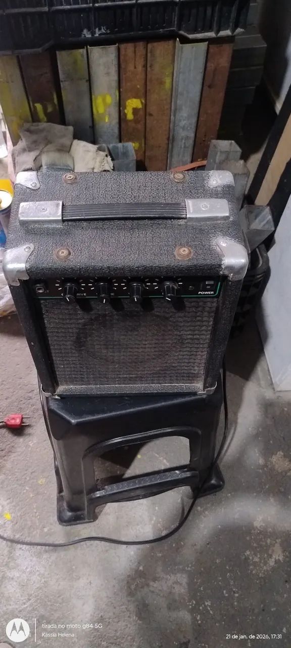 Vendo caixa de guitarra  - Foto 3