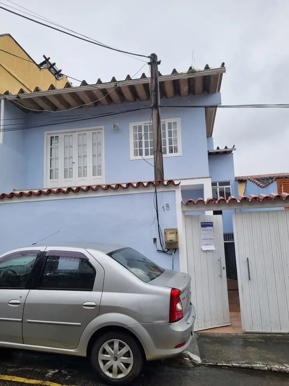 LINDA E MODERNA RESIDÊNCIA