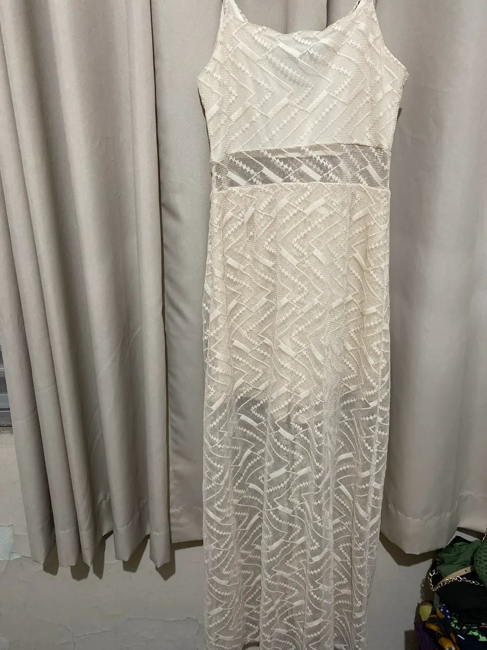 Vestido longo trabalhado e com shorts por dentro - Foto 4