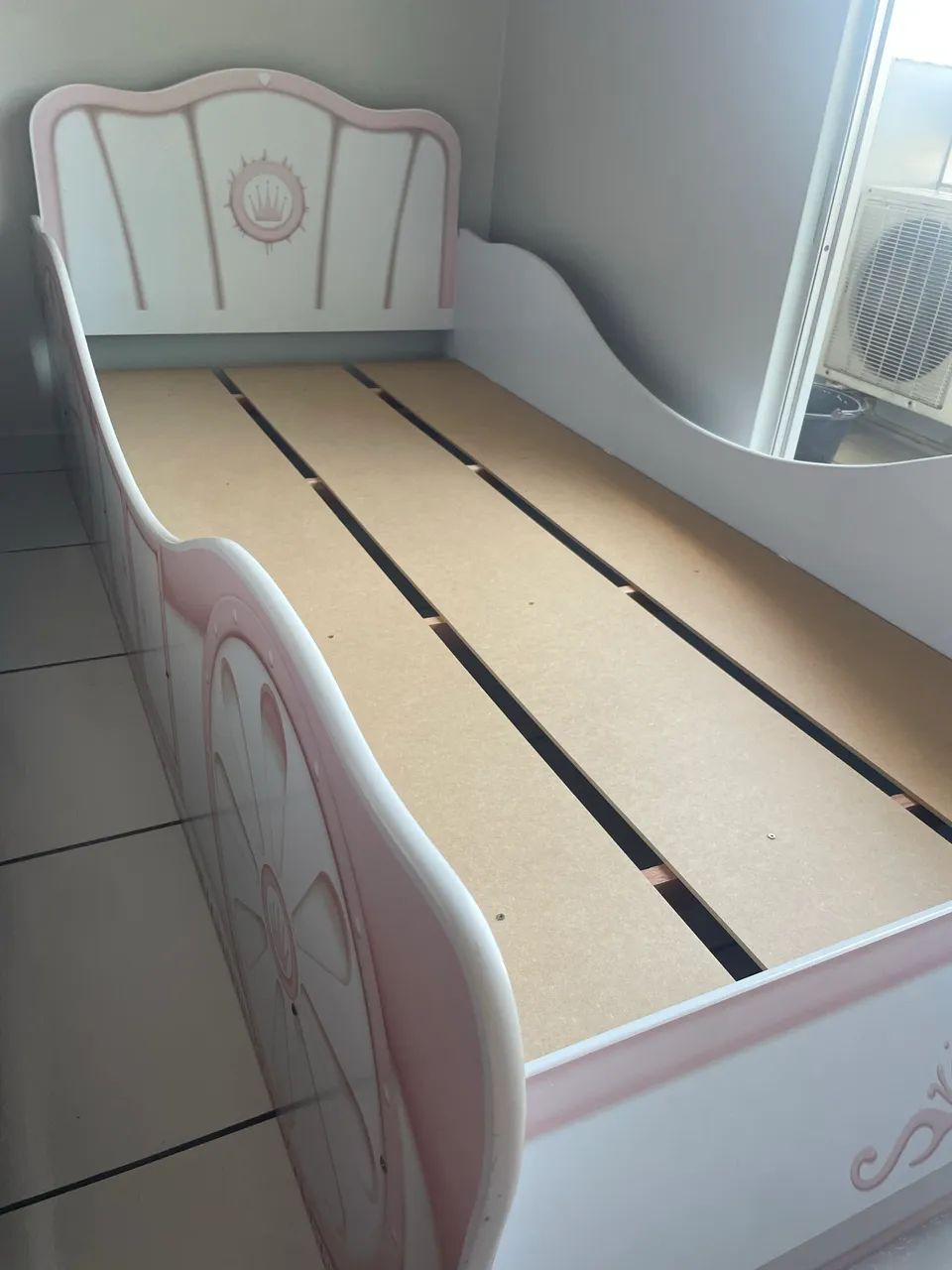 Vende- se cama de solteiro estilo carruagem  - Foto 2