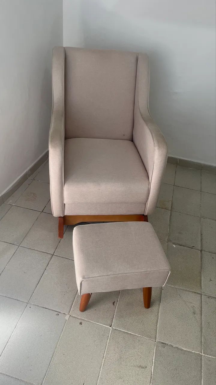 Poltrona de Balanço com Puff - Bege