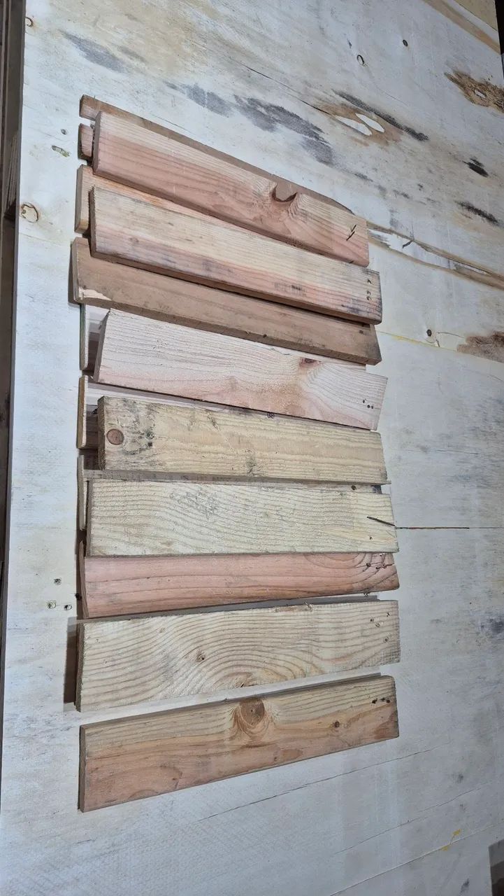 Ripas de pallets medida 0.48 centímetros, valor 1.00 real unidade,entregamos.  - Foto 2