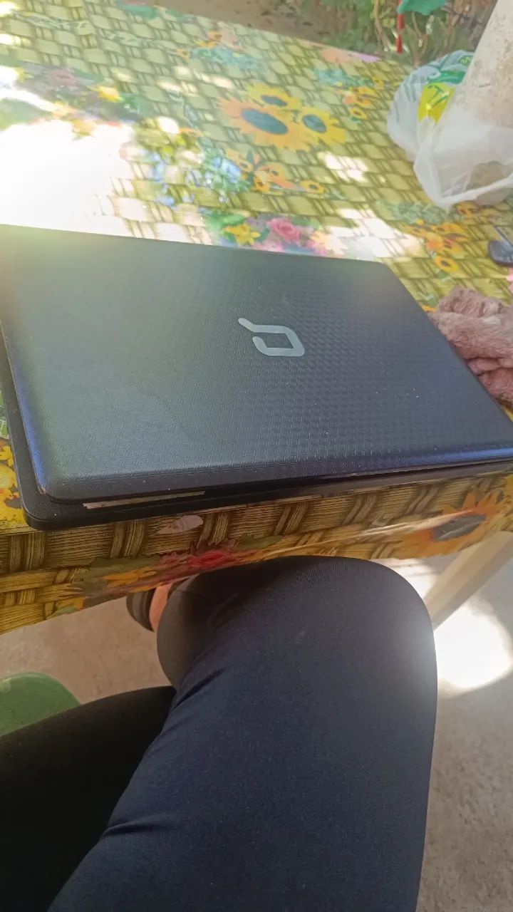 Notebook com defeito, não liga , ele caiu e parou de funcionar.